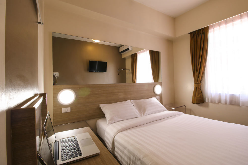 Red Planet Manila Aseana City Paranaque City Екстериор снимка